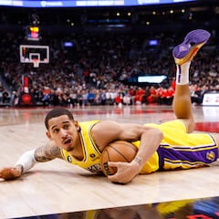 El mexicano Juan Toscano-Anderson fuera varias semanas con los Lakers, por lesión