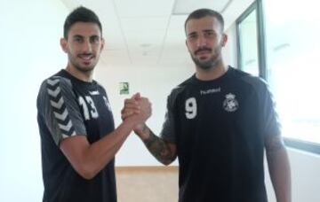 Oscar Santiago y Dione, nuevos jugadores del Racing de Santander.