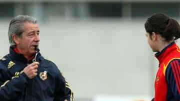 Las Sub-19 inician hoy, ante Macedonia, su asalto al Europeo