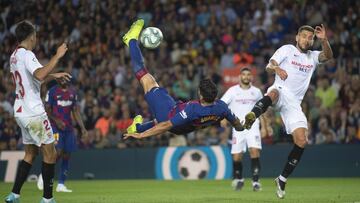 Luis Su&aacute;rez marc&oacute; de chilena esta temporada al Sevilla en el Camp Nou.