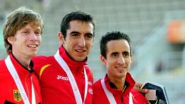 <b>PODIO DE 1.500. </b>Casado, flanqueado por Schlangen y Olmedo.