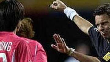 <b>RETIRADA.</b> Urs Meier ha sido uno de los mejores árbitros internacionales de los últimos años.