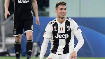 Juventus&#039; Portuguese forward Cristiano Ronaldo reacts during the UEFA Champions League quarter-final second leg football match Juventus vs Ajax Amsterdam on April 16, 2019 at the Juventus stadium in Turin. (Photo by Filippo MONTEFORTE / AFP)