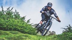 David Cach&oacute;n montando en Mountain Bike en el Pirineo Catal&aacute;n.