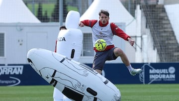 Budimir durante un entrenamiento con Osasuna.