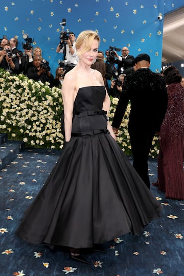 Nicole Kidman posa en la alfombra roja de la MET Gala 2025.