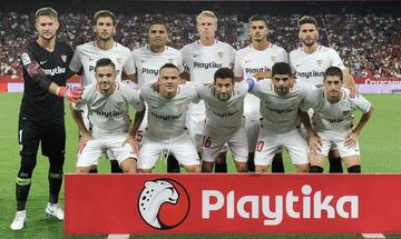 Sevilla players pose before the Spanish league football match between Sevilla FC and Villarreal CF at the Ramon Sanchez Pizjuan stadium in Seville on August 26, 2018.