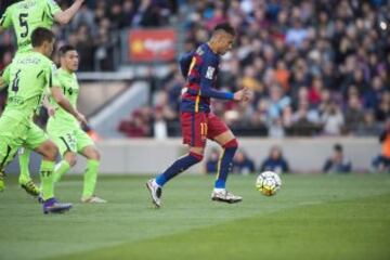 Neymar marca su segundo tanto en el partido, quinto del Barcelona.