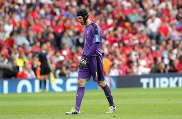 Goalkeeper Petr Cech