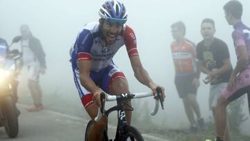 Thibaut Pinot realiza la ascensión a los Lagos de Covadonga en la 15ª etapa de la Vuelta a España 2018.