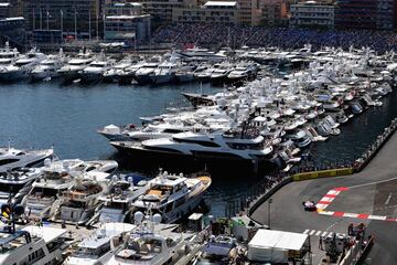 Primera sesi車n de entrenamiento en el circuito de Montecarlo