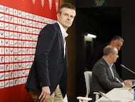 BILBAO, 24/03/2026.- El presidente del Athletic Club de Bilbao, Jon Uriarte, ha ofrecido este martes una rueda de prensa para informar sobre el acoso y las amenazas en su domicilio que ha denunciado y sobre el anuncio de Ernesto Valverde de que dejará de ser el entrenador del equipo al finalizar la presente temporada. EFE/ Miguel Toña