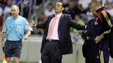 <b>DISPUESTO. </b>José Luis Oltra se reunirá con Carlos Suárez para llegar a un acuerdo.