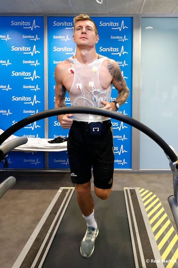 Toni Kroos put through a medical revision on the first day back