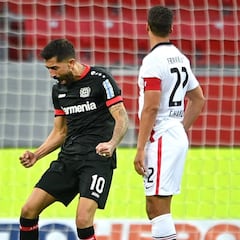 El Leverkusen gana al Eintracht y le hace un favor al Dortmund