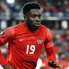 When will Alphonso Davies return for Bayern Munich?