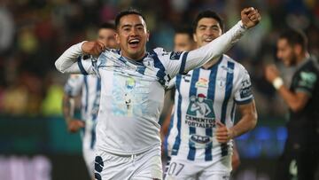 AME1590. PACHUCA (MÉXICO), 22/05/2022.-22/05/2022.- Erick Sánchez de Pachuca celebra después de anotar un gol durante el partido de vuelta de la semifinal del torneo Clausura 2022 de la Liga MX entre Tuzos del Pachuca y Águilas del América, celebrado hoy en la ciudad de Pachuca (México). EFE/ David Martinez Pelcastre
