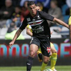 El Barcelona se une a la lista de pretendientes por Ben Arfa