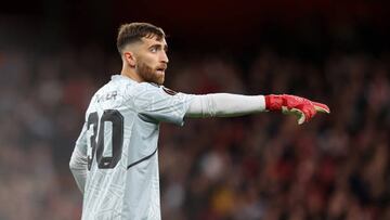 El guardameta estadounidense Matt Turner lleva tres arcos en blanco con Arsenal en Europa League, y tiene mejores números que Claudio Bravo y David De Gea.