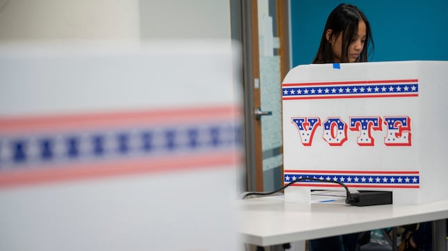 ¿Hay alguna otra forma de votar si no puedo ir en persona el 5 de noviembre en las elecciones de Estados Unidos?