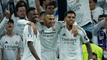 Vinicius, Mbappé y Rodrygo celebran uno de los goles del Real Madrid.