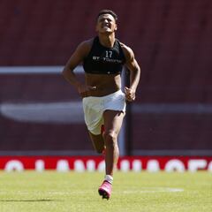 Alexis Sánchez no descansa y entrena solo tras la derrota