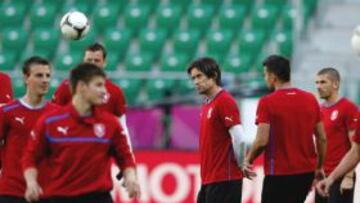 Chequia necesita atacar más ante una Grecia sin centrales