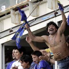 ¿Cuál es la canción favorita de la hinchada de Boca para Maradona?