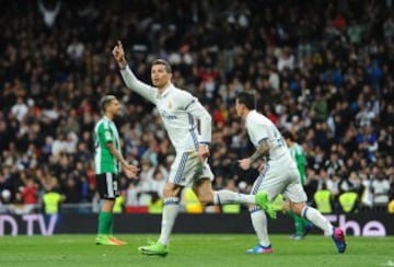 MADRID, SPAIN - MARCH 12:  Cristiano Ronaldo of Real Madrid celebrates after scoring Real's opening goal during the La Liga match between Real Madrid CF and Real Betis Balompie at Estadio Santiago Bernabeu on March 12, 2017 in Madrid, Spain.  (Photo by De