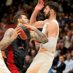 El Armani tumba al Baskonia y se acuesta líder de la Euroliga