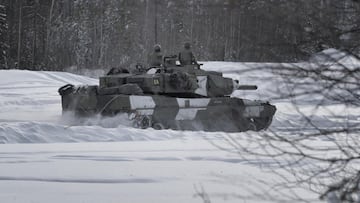 A view shows a Leopard 2 tank from the I19 Armored Battalion before Prime Minister Ulf Kristersson and Defence Minister Pal Jonson hold a press conference in Boden at the Norrbotten Regiment (I19) in connection with the anniversary of Russia's invasion of Ukraine, in Boden, Sweden February 24, 2023. Andreas Sjolin /TT News Agency/via REUTERS THIS IMAGE HAS BEEN SUPPLIED BY A THIRD PARTY. SWEDEN OUT. NO COMMERCIAL OR EDITORIAL SALES IN SWEDEN
