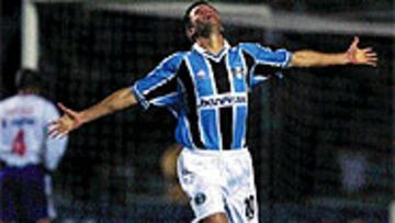 <b>LE QUEDA UN AÑO MÁS DE CONTRATO CON EL MADRID</B>. Rodrigo volverá a hacer la pretemporada con el Madrid al final del ejercicio (tiene contrato hasta 2004).