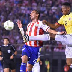 Mina aprieta la competencia por los centrales en la Selección