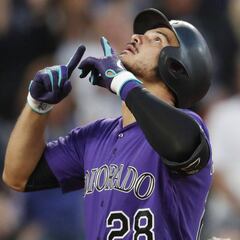 Nolan Arenado llega a 200 home runs en su carrera