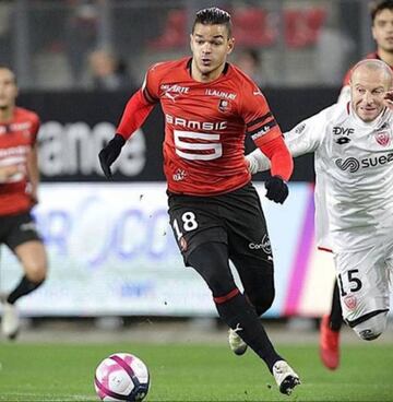 Ben Arfa es un crack en el terreno de juego pero su inconsistencia lo hace un jugador regular, no le harán falta ofertas para la próxima temporada.