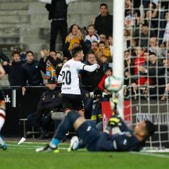 Ferran, señalándose el escudo: "¡Yo soy de aquí!"