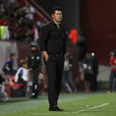 Almirón se une a la danza de técnicos en el América