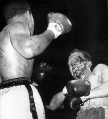 Muhammad Ali contra Henry Cooper en Londres en 1966.