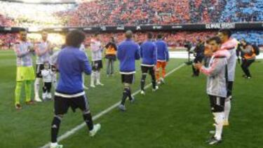 El Valencia hizo el pasillo al Real Madrid.