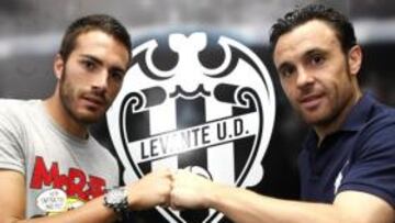 <b>A LA GUERRA. </b>Xavi Torres y Sergio han formado la nueva sociedad granota en el centro del campo.