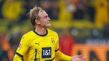 Dortmund (Germany), 20/10/2023.- Dortmund's Julian Brandt celebrates scoring the 1-0 lead during the German Bundesliga soccer match between Borussia Dortmund and SV Werder Bremen in Dortmund, Germany, 20 October 2023. (Alemania, Rusia) EFE/EPA/CHRISTOPHER NEUNDORF CONDITIONS - ATTENTION: The DFL regulations prohibit any use of photographs as image sequences and/or quasi-video.
