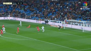 El Bernabéu estalló contra Benzema por fallar este gol