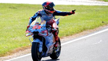 MotoGP - Australian Grand Prix - Phillip Island Grand Prix Circuit, Phillip Island, Australia - October 20, 2024 Gresini Racing MotoGP's Marc Marquez celebrates his victory REUTERS/Asanka Brendon Ratnayake