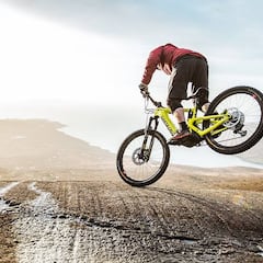 Danny Macaskill, imparable también con una e-bike