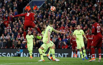 3-0. Georginio Wijnaldum marcó el tercer gol.