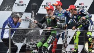 Lin Jarvis, "bañado" por los pilotos de Yamaha.