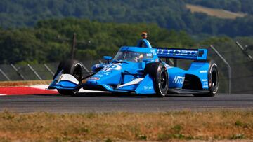 LEXINGTON, OH - JULY 02: NTT IndyCar driver Alex Palou (10) drives through turn 2 at Mid Ohio on July 2, 2022 in Lexington, Ohio. (Photo by Brian Spurlock/Icon Sportswire via Getty Images)