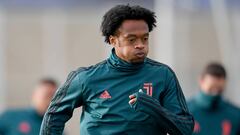 De lateral o extremo, Cuadrado es fijo para el partido en Lyon
