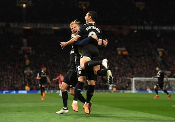 0-1. Wissam Ben Yedder celebró el primer gol.