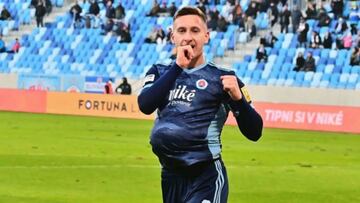 Saponjic celebra un gol con el Slovan.